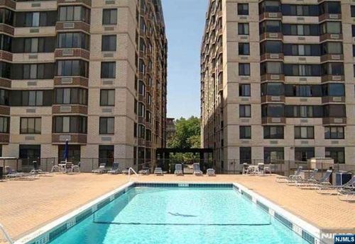 326 Prospect Ave, Hackensack, NJ, 07601-2611 | Card Image