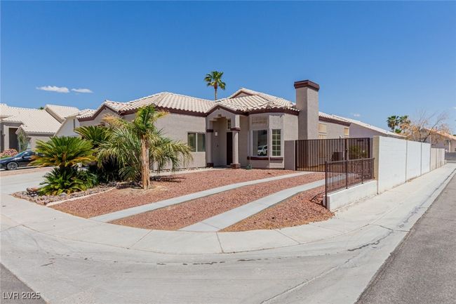 4850 La Princesa Ct, House other with 4 bedrooms, 2 bathrooms and null parking in North Las Vegas NV | Image 4