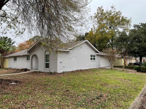 2002 Sunset Ct S, League City, TX, 77573-3520 | Card Image