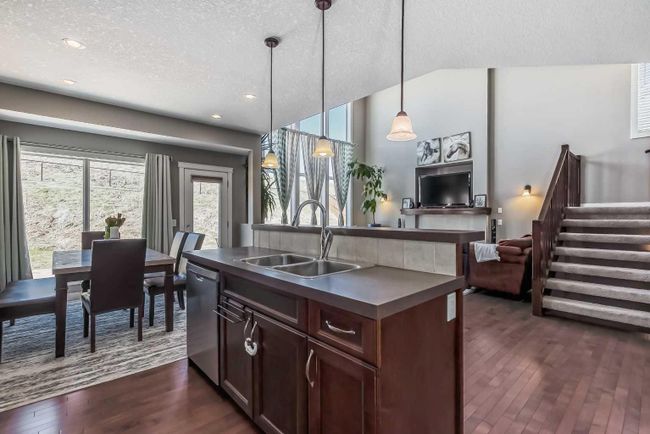 84 Tuscany Summit Terrace Nw, Home with 3 bedrooms, 2 bathrooms and 4 parking in Calgary AB | Image 9