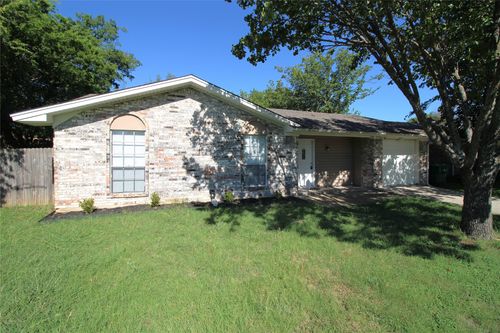 711 Briggs St, Cedar Hill, TX, 75104-1771 | Card Image