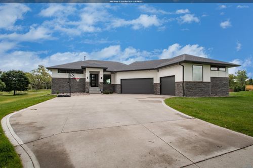 920 Wynstone Dr, Jefferson, SD, 57038-6868 | Card Image