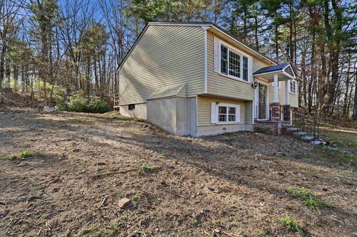 115 Fordway Ext, Derry, NH, 03038-4381 | Card Image