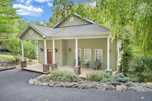 614 Forest Lawn Dr, Moneta, VA, 24121-1722 | Card Image