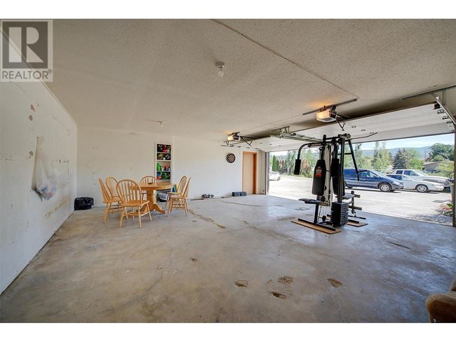 215 Arab Rd, House other with 8 bedrooms, 6 bathrooms and 5 parking in Kelowna BC | Image 31