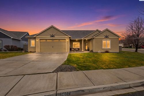5607 W 16th Ave, Kennewick, WA, 99338-5004 | Card Image