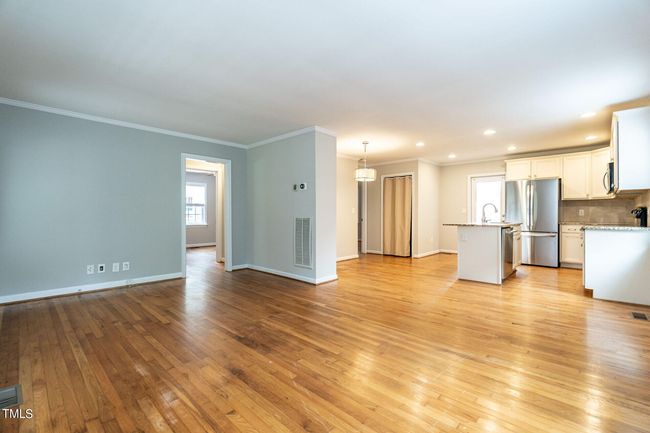 008-1920x1080-family-room | Image 13