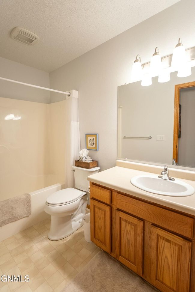 1720 N 26 Th St, Condo with 3 bedrooms, 2 bathrooms and null parking in Bismarck ND | Image 25