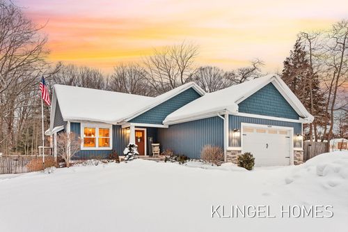 14507 Lakeshore Dr, Grand Haven, MI, 49417-9317 | Card Image