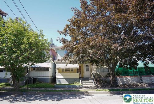 782 N James St, Hazleton, PA, 18201-2856 | Card Image
