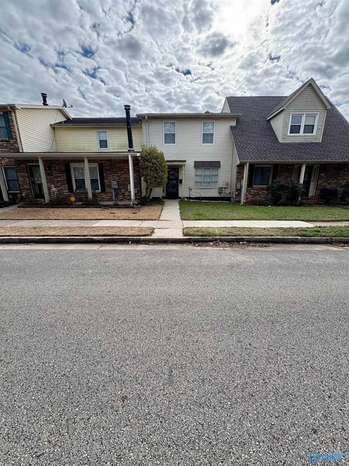 317 Chateau Dr Sw, Huntsville, AL, 35801-3407 | Card Image