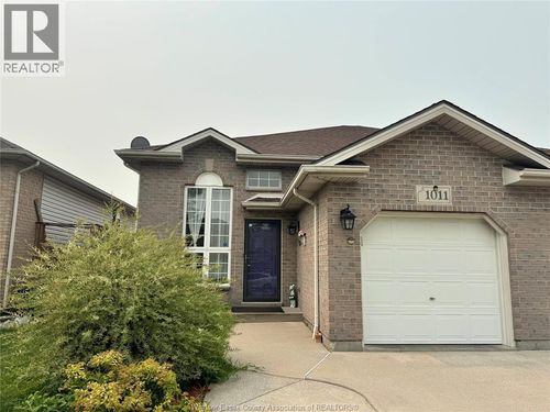 1011 Silverdale Dr, Windsor, ON, N9G2R8 | Card Image