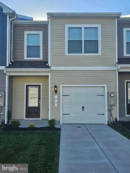 23 Bloomsbury St, FALLING WATERS, WV, 25419-7702 | Card Image