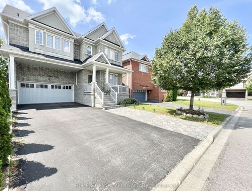 90 Crowther Dr, Newmarket, ON, L3X3G4 | Card Image