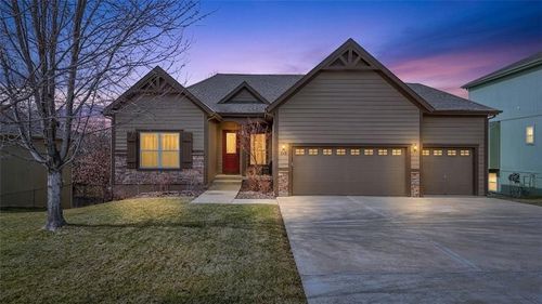 215 S Canyon Dr, Olathe, KS, 66061-9280 | Card Image