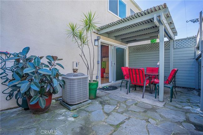 10712 Knott Ave, Condo with 2 bedrooms, 2 bathrooms and 2 parking in Stanton CA | Image 10
