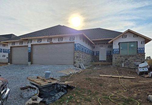 656 W Castor Loop, Nixa, MO, 65714-4285 | Card Image