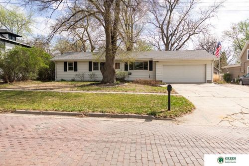 634 E 9th St, York, NE, 68467-3110 | Card Image