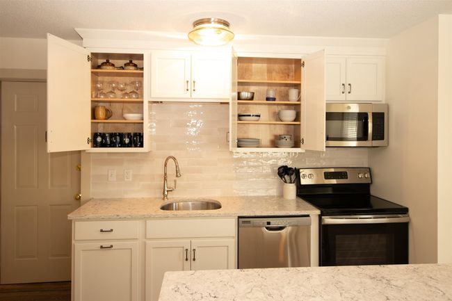 APT-11 - 30 Pond St, Condo with 2 bedrooms, 2 bathrooms and null parking in Ludlow VT | Image 7