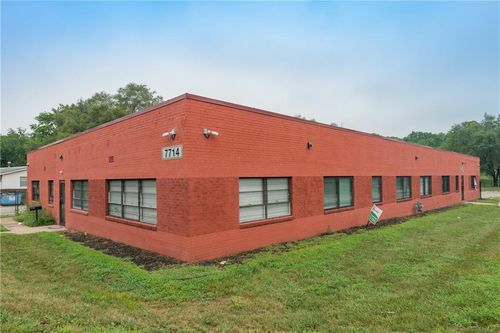 7714 Prospect Ave, Kansas City, MO, 64132-3406 | Card Image