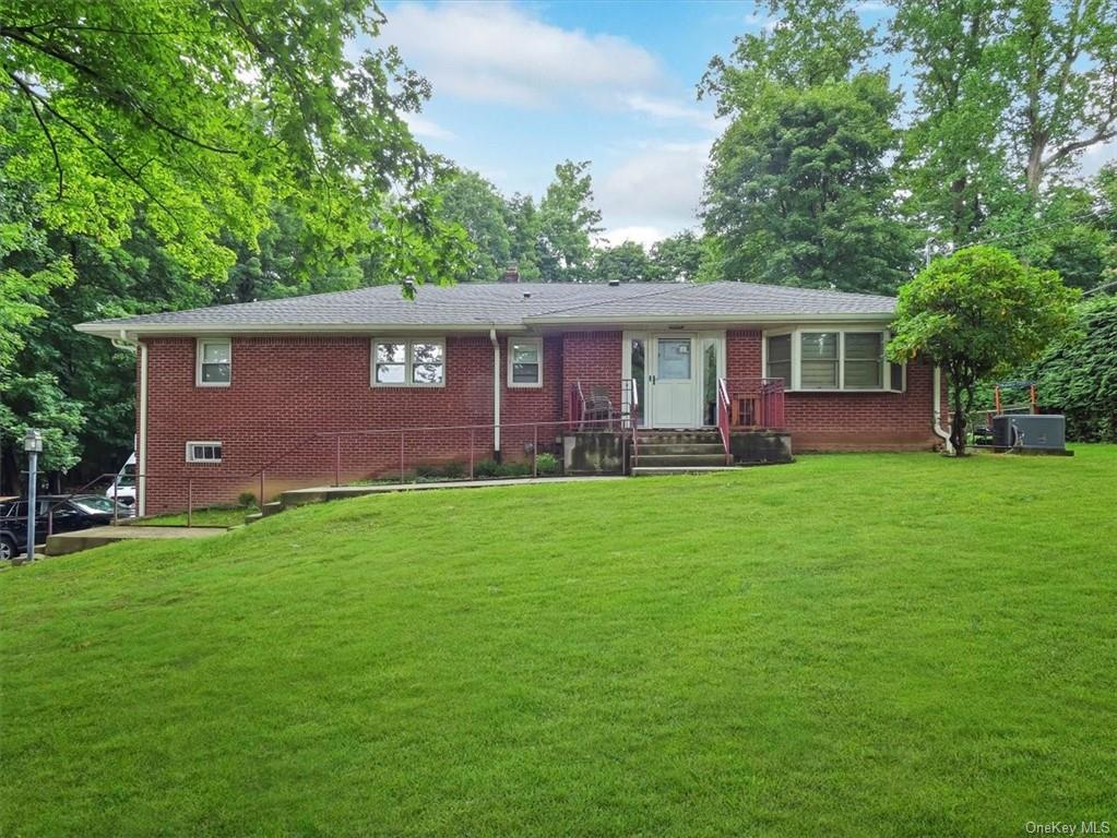 Milrose Ln, Monsey, NY 10952