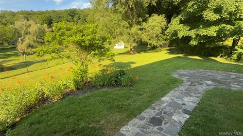 20 Abbeyfield Ln, Brewster, NY, 10509-6101 | Card Image