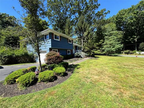 20 Mark Ln, New City, NY, 10956-6753 | Card Image