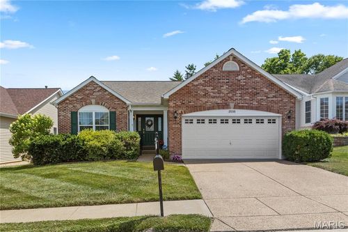 2038 Hawks Landing Dr, Lake St Louis, MO, 63367-1838 | Card Image