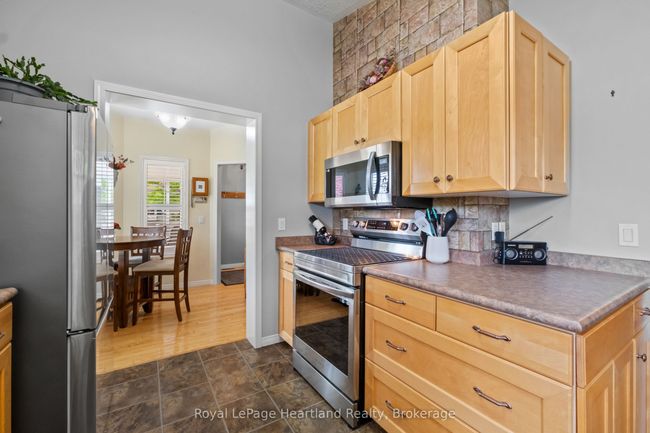 81402 Champlain Blvd, Home with 2 bedrooms, 2 bathrooms and 2 parking in Goderich ON | Image 10