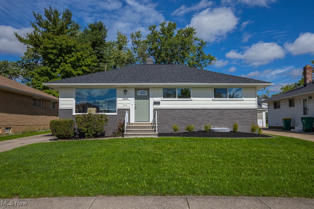 Shirley Ave, Maple Heights, OH 44137