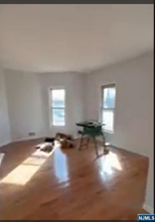 31 Park Ave, Dumont, NJ, 07628-3003 | Card Image