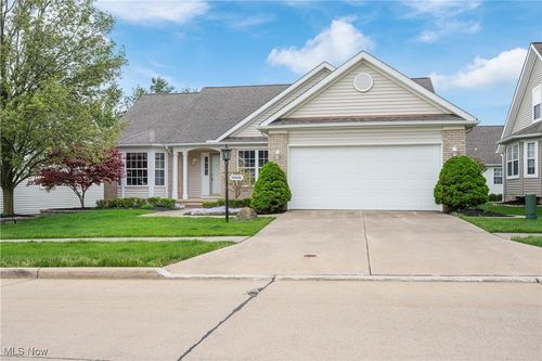18456 Winding Oak Dr, Middleburg Heights, OH, 44130-4883 | Card Image
