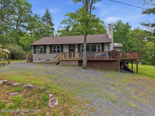 5 Chalet Ct, Lake Harmony, PA, 18624-2103 | Card Image