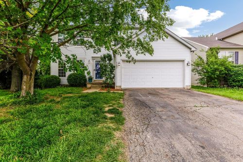 6582 Cloverlawn Cir, Canal Winchester, OH, 43110-8705 | Card Image