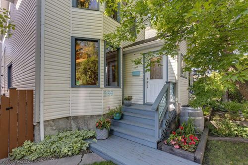 239 18 Ave Ne, Calgary, AB, T2E1N3 | Card Image