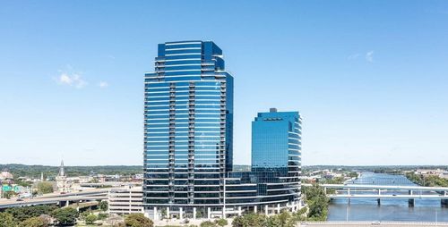 apt-500-335 Bridge St, Grand Rapids, MI, 49504-8704 | Card Image