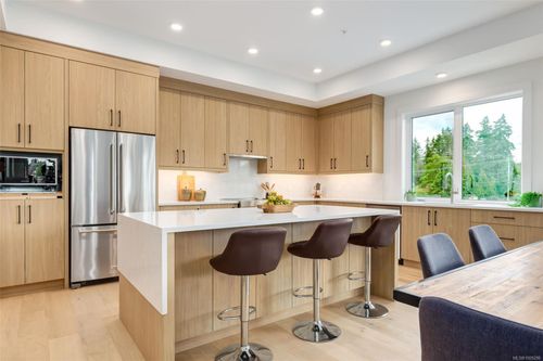 401-685 Berwick Rd S, Qualicum Beach, BC, V9K2K3 | Card Image