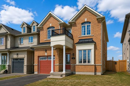 174 Maplewood Dr, Angus, ON, L0M1B4 | Card Image