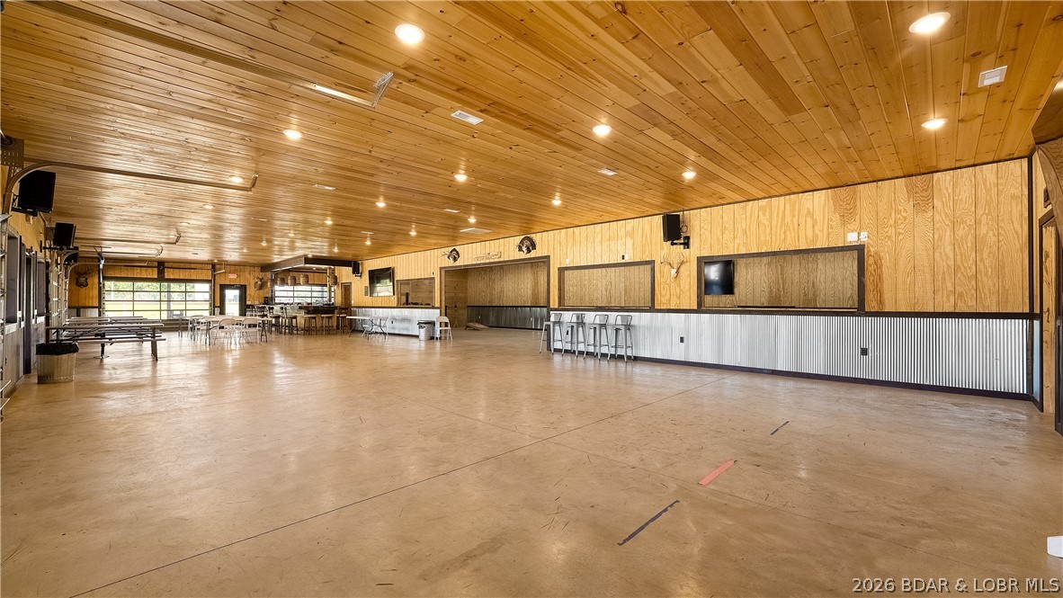 Commercial Sale in Roach 4