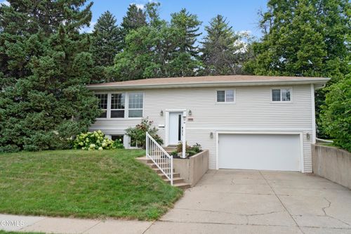 1108 Pioneer Dr, Bismarck, ND, 58501-1254 | Card Image