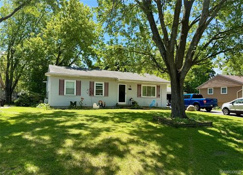 723 Los Arboles Dr, Wolverine Lake, MI, 48390-2026 | Card Image