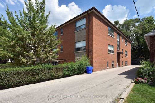 121 Fourth St, Etobicoke, ON, M8V2Y6 | Card Image