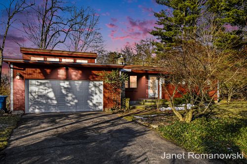 7119 Oran Dr Se, Grand Rapids, MI, 49546-7328 | Card Image