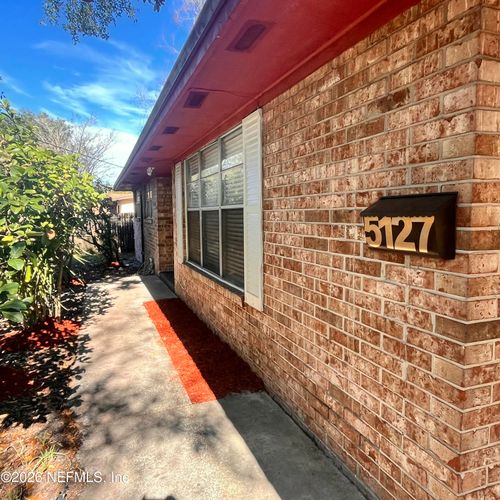 5127 Security Ln, Jacksonville, FL, 32209-2822 | Card Image