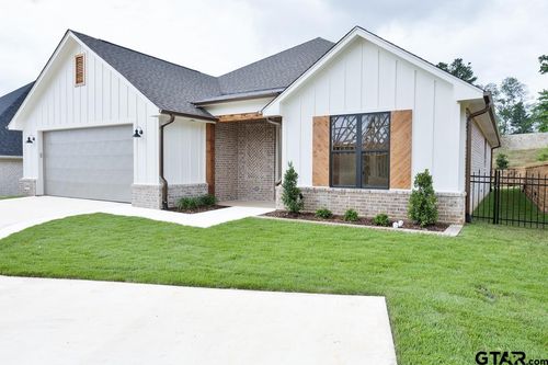 9244 Villas Ct, Tyler, TX, 75703-6104 | Card Image