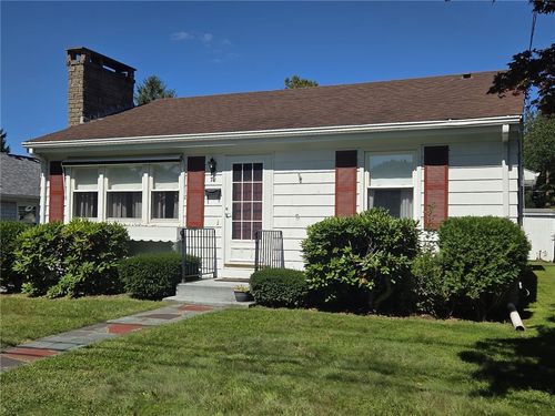 71 Fales Rd, Bristol, RI, 02809-1610 | Card Image
