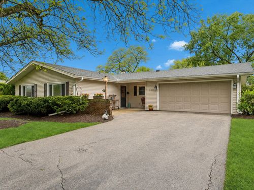 4 S Cypress Ln, North Aurora, IL, 60542-1511 | Card Image