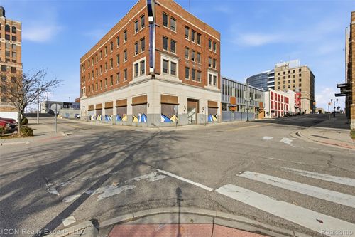 50 Wayne St, Pontiac, MI, 48342-2159 | Card Image