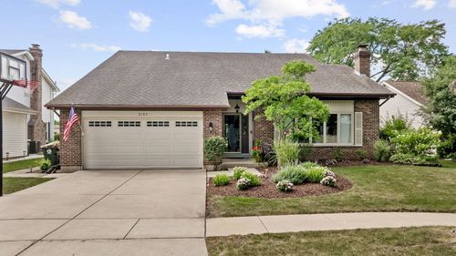 2107 Wheeler St, Woodridge, IL, 60517-1815 | Card Image