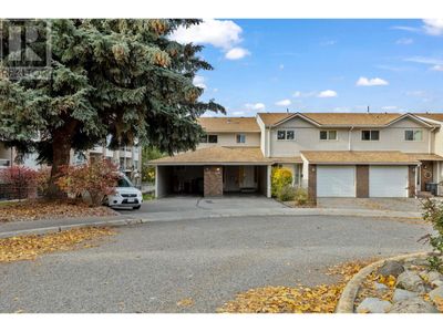 1690 Thayer Crt, Townhouse with 2 bedrooms, 2 bathrooms and 2 parking in Kelowna BC | Image 2